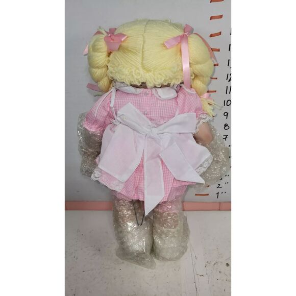 The Danbury Mint Sarah Michelle Porcelain Cabbage Patch Doll 2006 - Picture 7 of 8